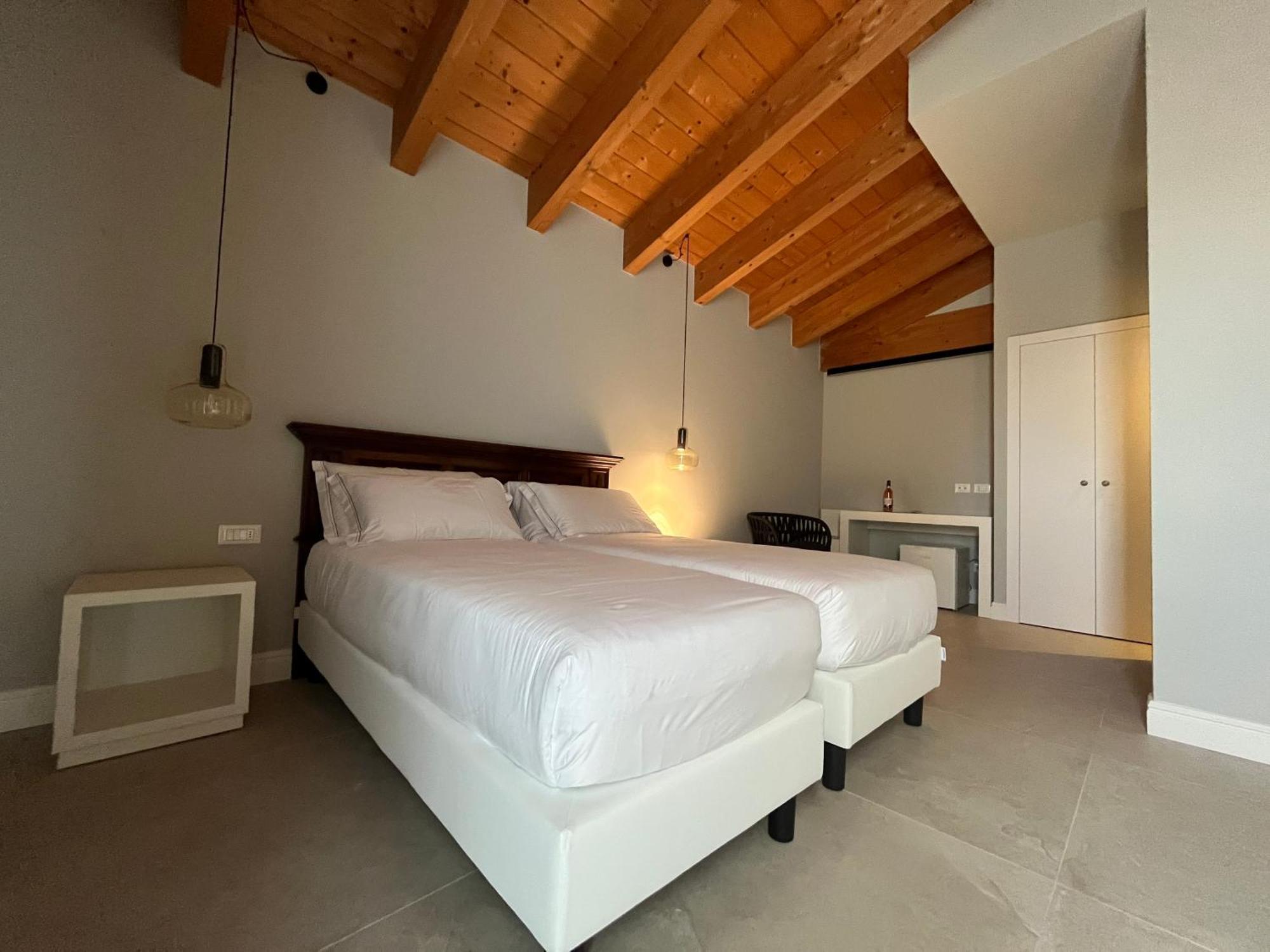 Agriturismo La Rondinella 拉齐塞 外观 照片