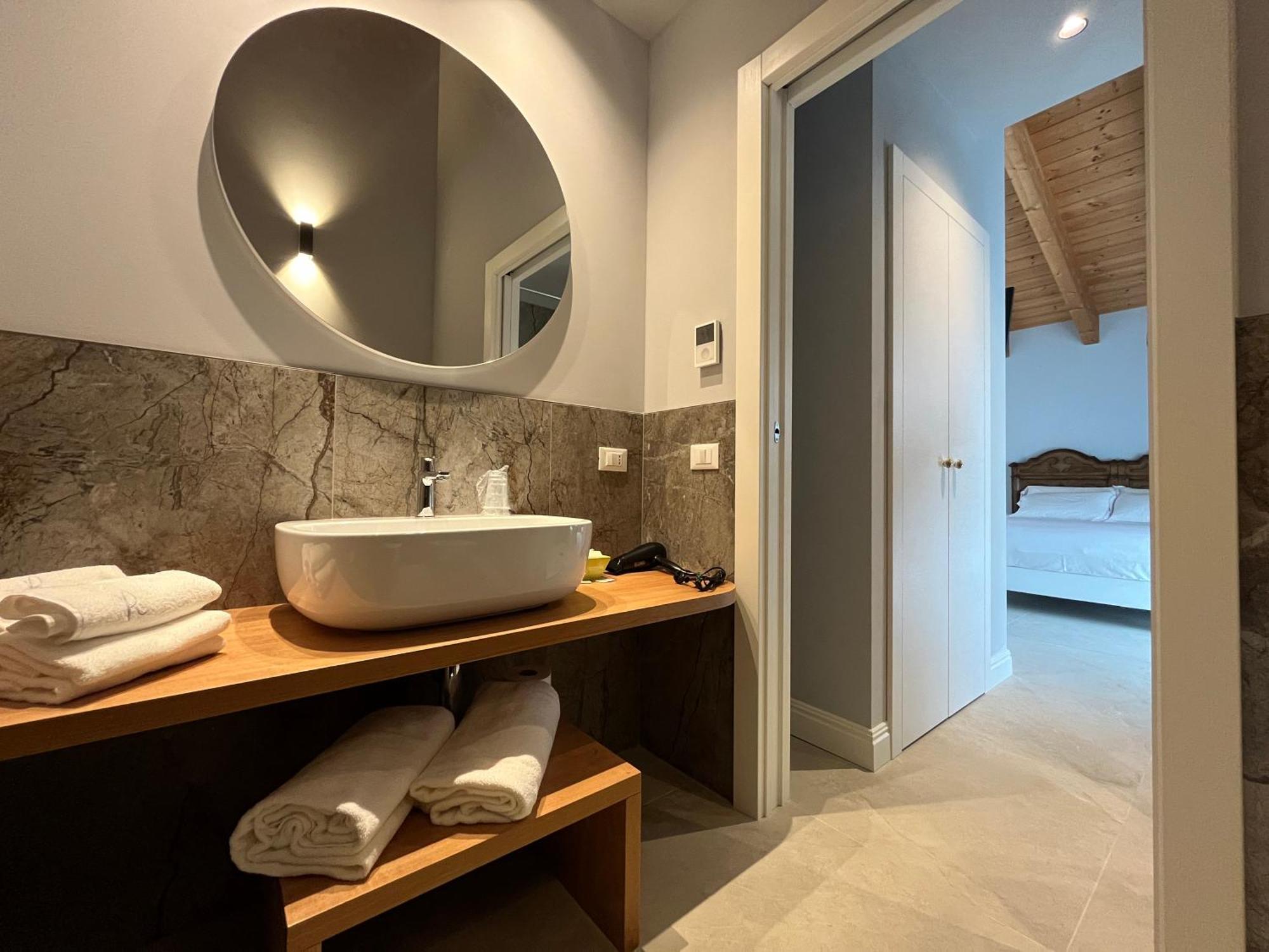Agriturismo La Rondinella 拉齐塞 外观 照片